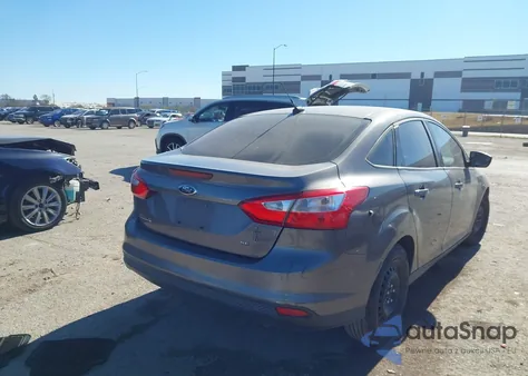 2012 Ford Focus Se из США, поврежденный, VIN 1FAHP3F26CL262039
